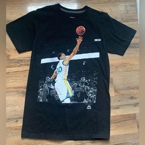 🏀Curry Layup over Thompson & Shumpert 2015 NBA Finals Majestic Tee Shirt Size-S